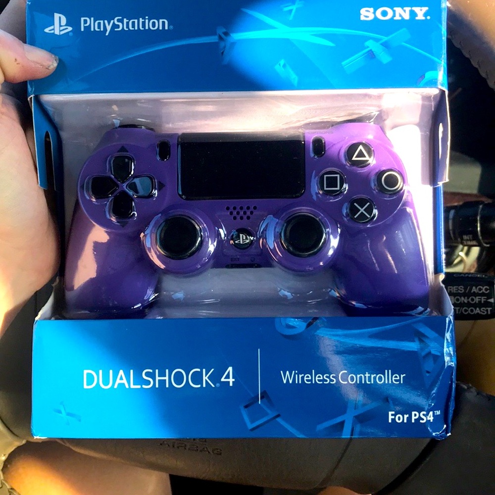 BNIB REAL Sony PS4 Wireless control w/ Dual shock